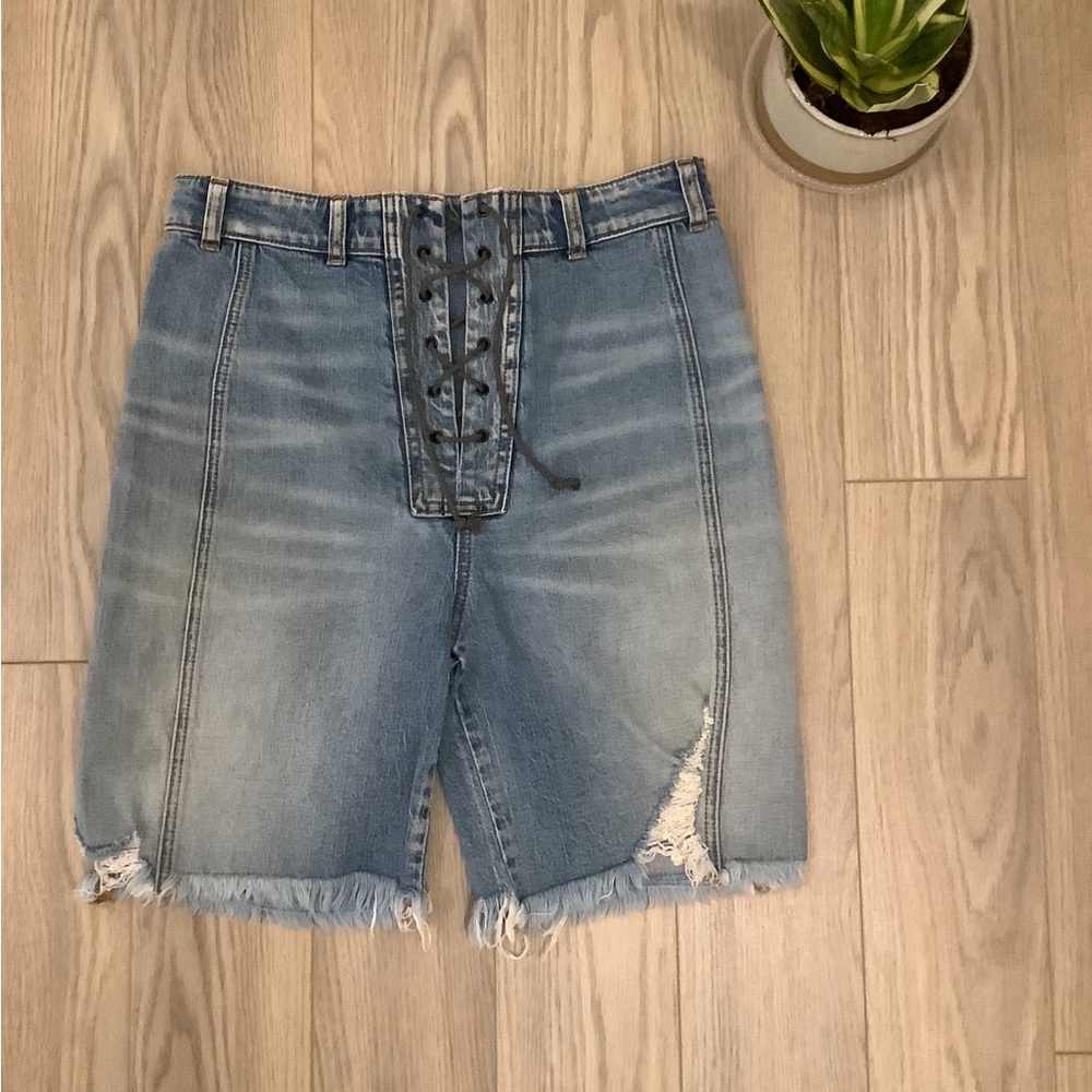 NWOT Anthropologie Pilcro lace up denim shorts❤️❤️❤️❤️